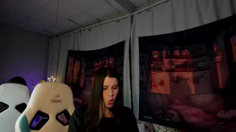 NansyCharm online show from 02/18/25, 09:43