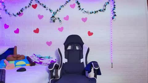 Naomi online show from 09/11/25, 11:21