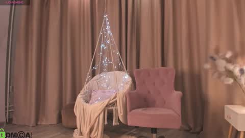 Naomi online show from 10/04/25, 01:03