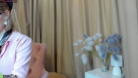 Naomi online show from 11/10/25, 01:04