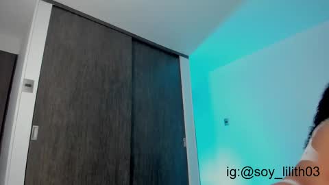 Naomi  online show from 11/09/25, 02:43