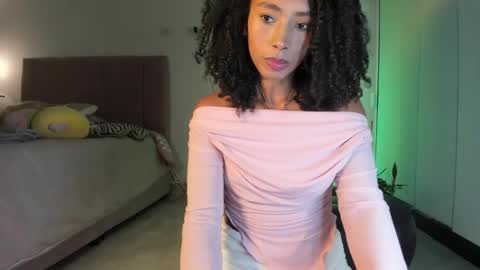 Snapshot of naomii1020 chatting on 11/05/25, 01:16 Naomii online show from 11/05/25, 01:16