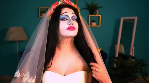 naomiwilsons online show from 10/30/25, 10:16