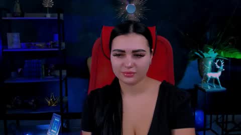 naomiwilsons online show from 11/21/25, 08:46