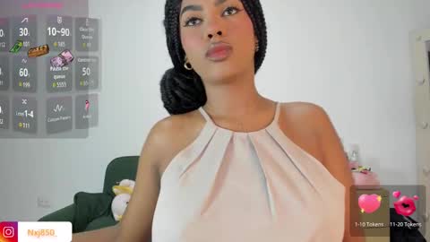 Naomi     online show from 10/06/25, 12:08