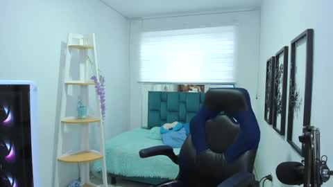 Snapshot of naomy_sex_69 chatting on 10/23/25, 08:18 naomy_sex_69 online show from 10/23/25, 08:18