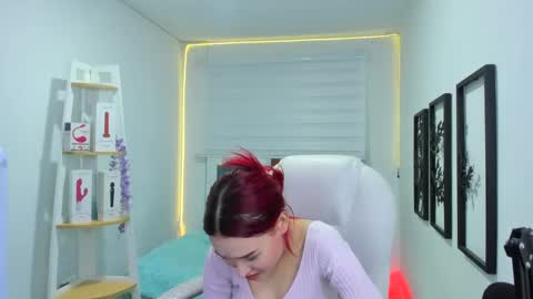 Snapshot of naomy_sex_69 chatting on 11/13/25, 01:48 naomy_sex_69 online show from 11/13/25, 01:48