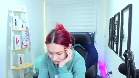 Snapshot of naomy_sex_69 chatting on 11/19/25, 02:22 naomy_sex_69 online show from 11/19/25, 02:22