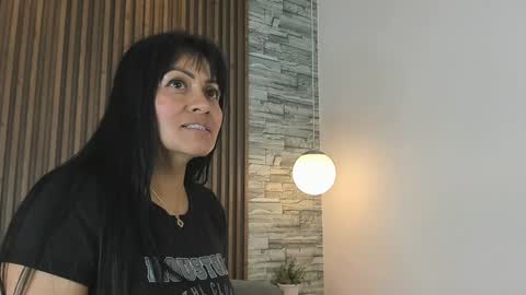 Snapshot of naomy_smithx chatting on 12/28/24, 04:09 Naomy Smith online show from 12/28/24, 04:09