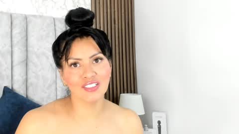 Snapshot of naomy_smithx chatting on 01/18/25, 10:39 Naomy Smith online show from 01/18/25, 10:39