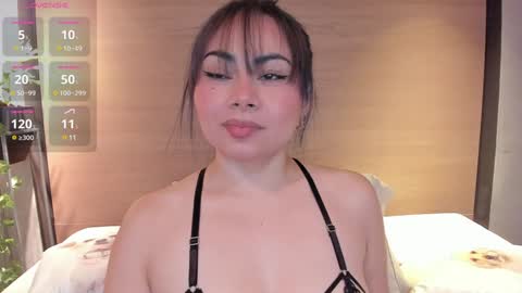 Naomy  online show from 01/02/25, 09:18