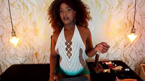 Snapshot of naomyy_cooper chatting on 10/02/25, 08:49 Naomy online show from 10/02/25, 08:49