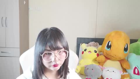 Snapshot of naree_masaki chatting on 10/18/25, 11:44 Naree online show from 10/18/25, 11:44