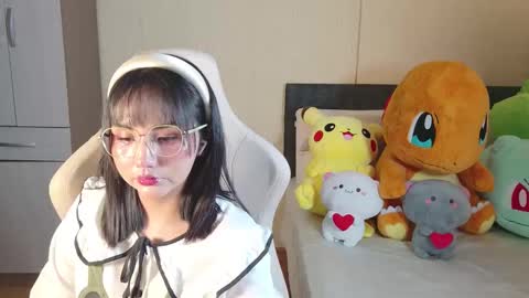 Snapshot of naree_masaki chatting on 11/13/25, 11:31 Naree online show from 11/13/25, 11:31