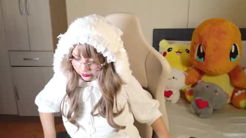 Snapshot of naree_masaki chatting on 11/16/25, 01:28 Naree online show from 11/16/25, 01:28