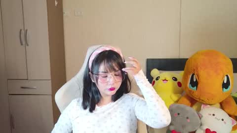 Snapshot of naree_masaki chatting on 11/28/25, 01:14 Naree online show from 11/28/25, 01:14