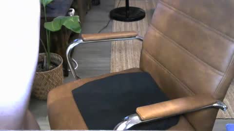 Snapshot of nareth338 chatting on 09/29/25, 06:51 nareth338 online show from 09/29/25, 06:51