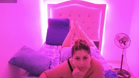 Nasly batista  online show from 11/04/25, 06:34