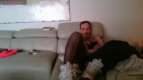 Snapshot of nassobout chatting on 01/24/25, 10:11 nassobout online show from 01/24/25, 10:11