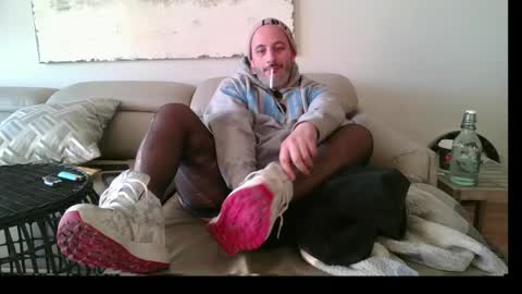 Snapshot of nassobout chatting on 02/19/25, 12:33 nassobout online show from 02/19/25, 12:33