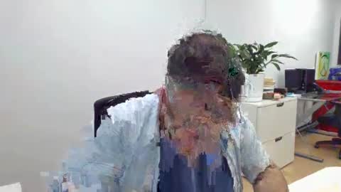 Snapshot of nassobout chatting on 09/12/25, 10:32 nassobout online show from 09/12/25, 10:32