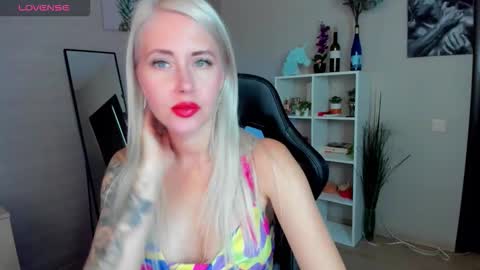 Snapshot of nastasya_cute chatting on 09/24/25, 01:42 Nastya online show from 09/24/25, 01:42