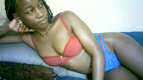 Marie online show from 10/19/25, 07:42