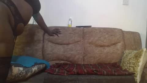 Snapshot of nastyessy1 chatting on 09/25/25, 07:45 nastyessy1 online show from 09/25/25, 07:45