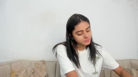 Snapshot of natalia_aguirre chatting on 10/29/25, 12:07 Naty online show from 10/29/25, 12:07