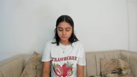 Snapshot of natalia_aguirre chatting on 10/30/25, 12:17 Naty online show from 10/30/25, 12:17