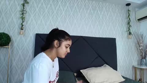 Snapshot of natalia_aguirre chatting on 11/13/25, 12:26 Naty online show from 11/13/25, 12:26