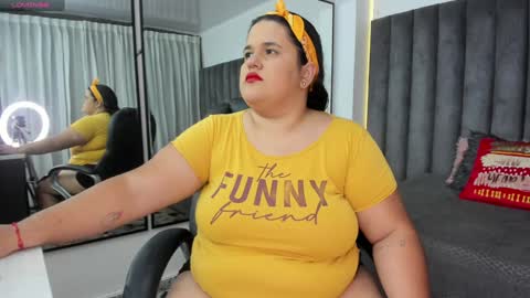 Snapshot of natalia_curvy1 chatting on 12/16/24, 07:21 Nathalia online show from 12/16/24, 07:21