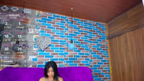 Snapshot of natalia_kiss01 chatting on 12/02/24, 11:51 Natalia Kiss online show from 12/02/24, 11:51