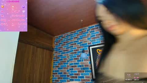 Snapshot of natalia_kiss01 chatting on 03/12/25, 11:12 Natalia Kiss online show from 03/12/25, 11:12