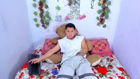 Snapshot of nataliaandjulliam chatting on 11/16/25, 03:12 nataliaandjulliam online show from 11/16/25, 03:12