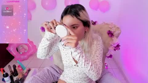 Snapshot of nataliahenao_69 chatting on 11/11/25, 03:45 Nataliua Henao online show from 11/11/25, 03:45