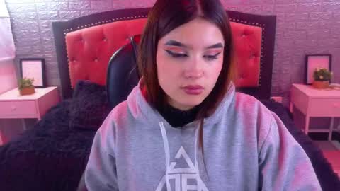 natalie  online show from 11/08/25, 03:29