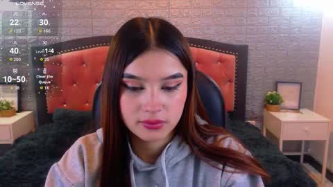 natalie  online show from 11/17/25, 03:12