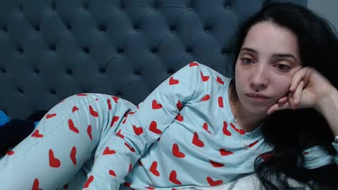 Snapshot of natalie_mia chatting on 01/19/25, 03:29 Miia online show from 01/19/25, 03:29