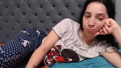 Snapshot of natalie_mia chatting on 01/21/25, 06:43 Miia online show from 01/21/25, 06:43