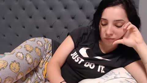 Snapshot of natalie_mia chatting on 02/05/25, 09:57 Miia online show from 02/05/25, 09:57