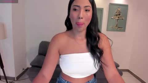 Snapshot of natalielewis_ chatting on 11/16/25, 11:05 Natalie Lewis online show from 11/16/25, 11:05