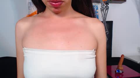 Natalia  online show from 10/11/25, 04:44