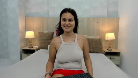 Snapshot of nataly_calderon chatting on 03/09/25, 09:13 Nataly Calderon online show from 03/09/25, 09:13
