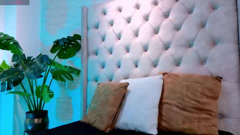 nataly_lblanck online show from 10/11/25, 11:42