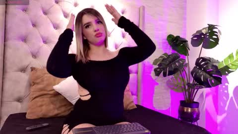 nataly_lblanck online show from 10/18/25, 12:17