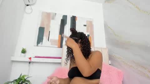 Snapshot of nataly_velez chatting on 10/13/25, 12:38 Naty online show from 10/13/25, 12:38