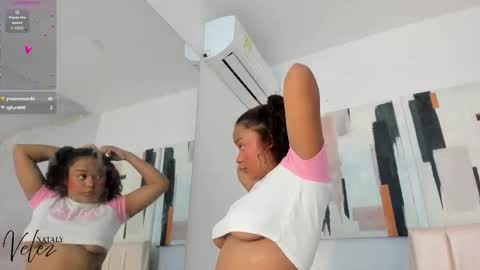 Snapshot of nataly_velez chatting on 10/15/25, 07:36 Naty online show from 10/15/25, 07:36