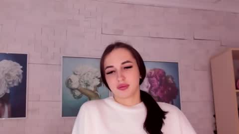 Nataly online show from 12/24/24, 12:11