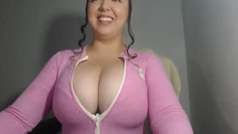 Snapshot of natasha9_ chatting on 09/14/25, 01:05 NATTY online show from 09/14/25, 01:05
